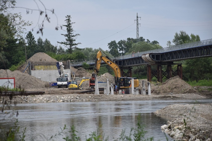Budowa mostu w Ostrowie ma potrwać do końca marca 2022 roku