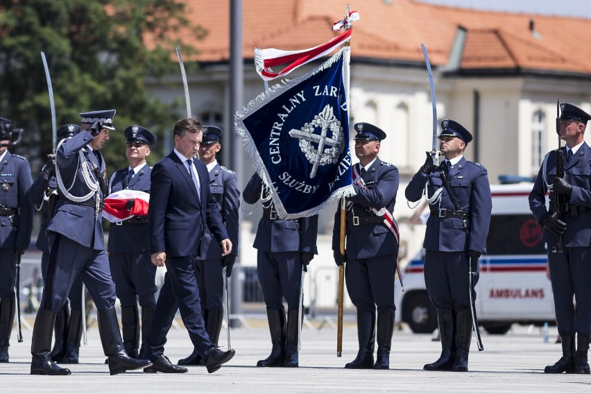 Centralne Obchody Święta Służby Więziennej 2022 na Placu Piłsudskiego. Wyjątkowa uroczystość w nagrodę za ciężką pracę