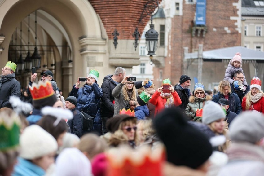 Orszak Trzech Króli tradycyjnie 6 stycznia przejdzie ulicami Krakowa. Z powodu remontu mostu Dębnickiego trasę zmieni Orszak zielony