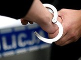 Policjanci zatrzymali 18-latka, który pomalował elewację Zespołu Szkół Miejskich w Jaśle przy ulicy Szkolnej