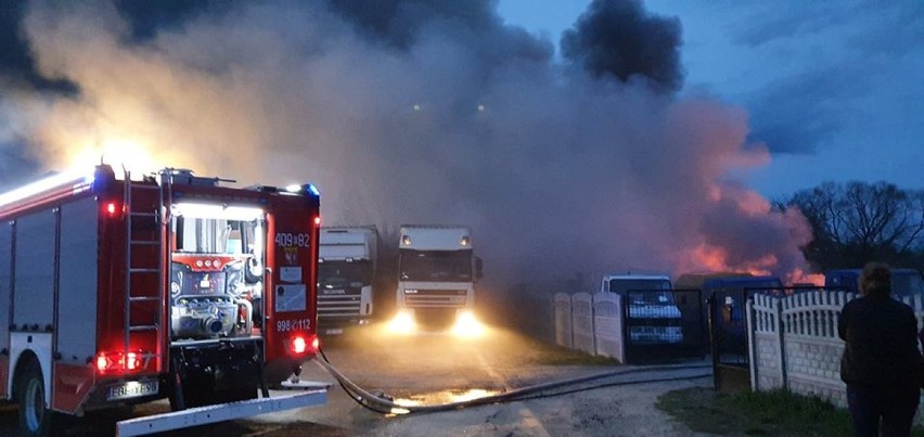 W Maurycowie. Strażacy gasili pożar u... strażaka      ZDJĘCIA