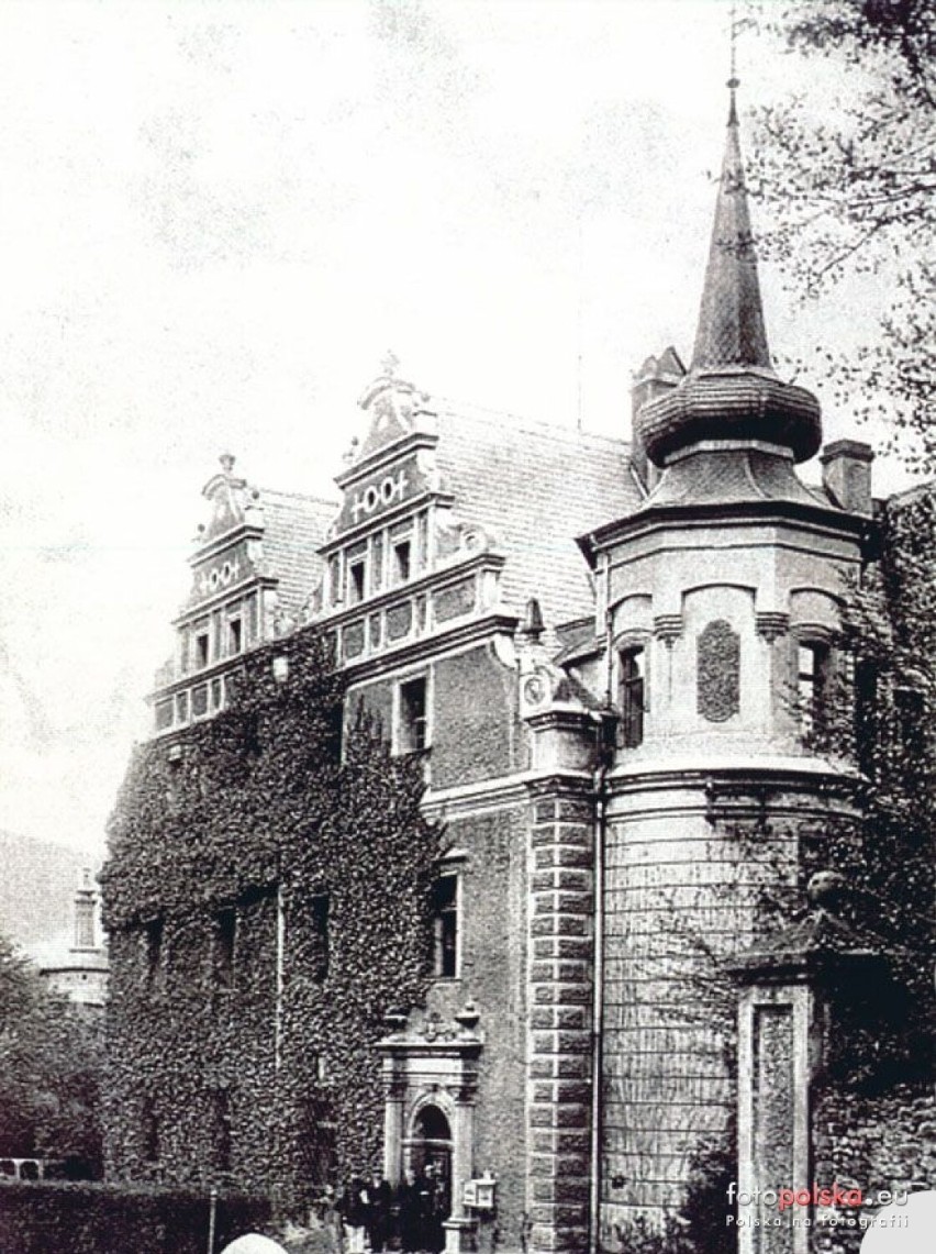 Budynek PUAS, czyli dawny pałac Czettritzów w Wałbrzychu, na starych widokówkach