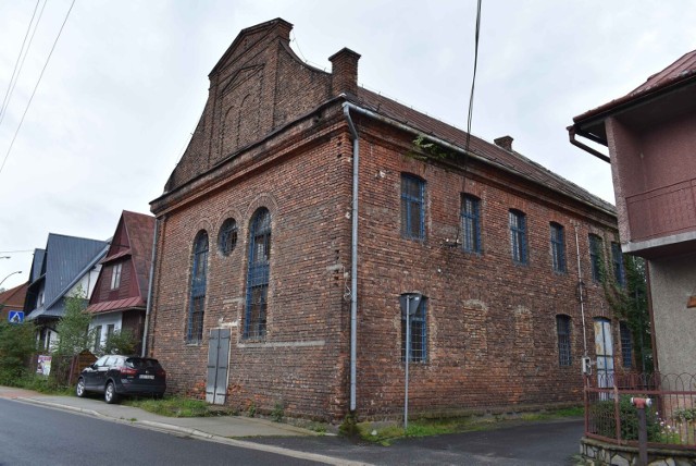 Budynek dawnej synagogi w Czarnym Dunajcu