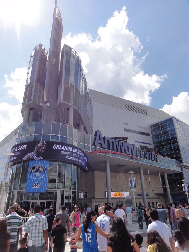 wikimedia common

http://commons.wikimedia.org/wiki/File:Amway_CENTER6.jpg