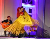 Wieczór hiszpański w Malborku. Odbył się koncert flamenco, a potem w "kinie pod chmurką" został wyświetlony film Pedro Almodóvara