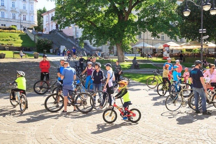 Przez Przemyśl przejechała druga Rowerowa Masa Krytyczna. Zobacz zdjęcia!