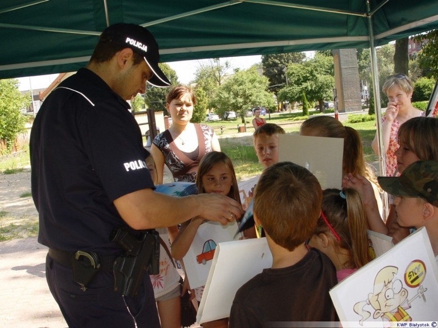 Monieccy policjanci zorganizowali festyn dla dzieci [ZDJĘCIA]