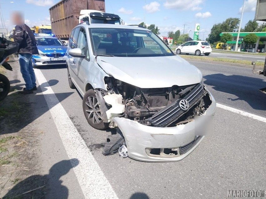 Zderzenie osobowego volkswagena z motocyklem na obwodnicy Opola. Sprawca ukarany mandatem