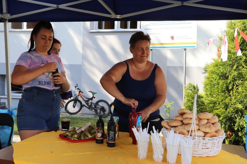 Tańce zumba poprowadziła Agnieszka Matusiak, znana...