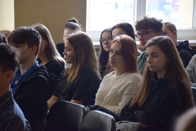 Licealiści II LO w Kaliszu wzięli udział w konferencji "Neurobiologia bez tajemnic"