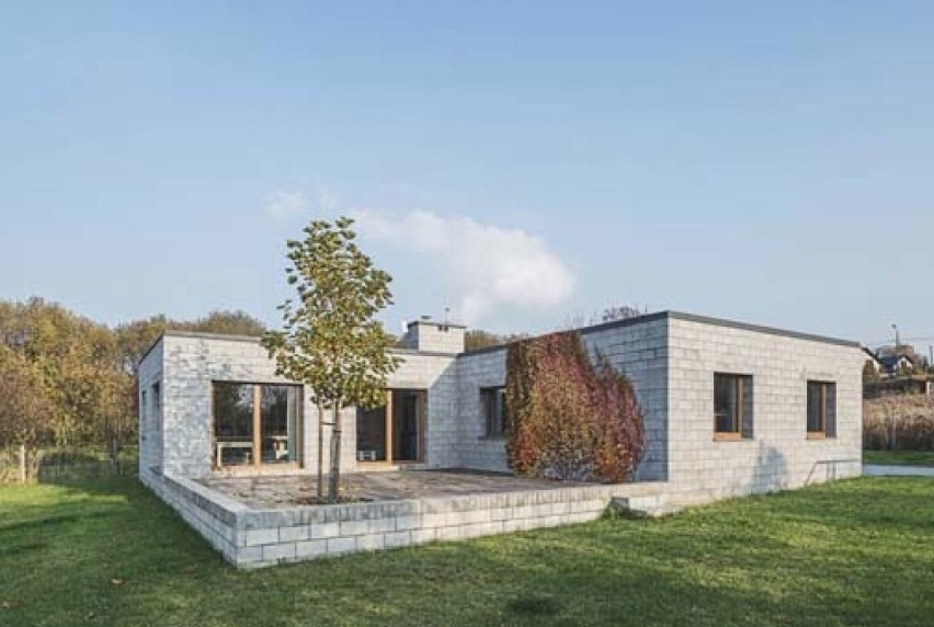 Dom w Będzinie zwyciężył w konkursie Architektura Roku 2018 woj. śląskiego [ZDJĘCIA]. Jest skromny i tani.