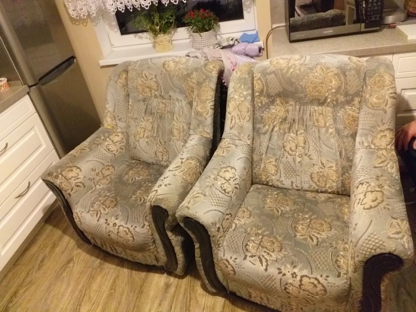 Dwa fotele i kanapa
