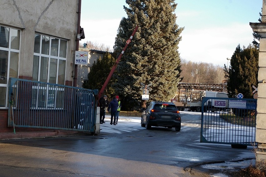 Prokurator i WIOŚ znów weszli do Rafinerii. Już wiemy, czego szukali