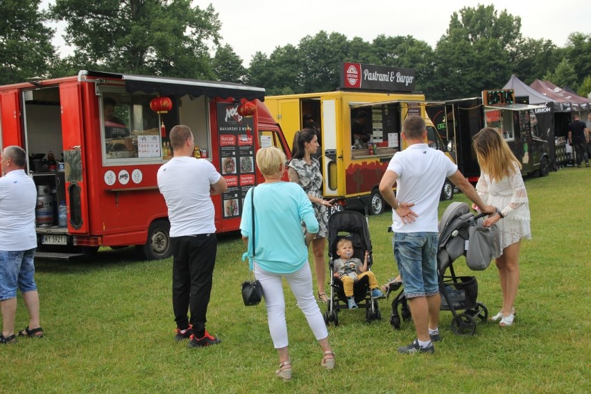 Złotów. Niedzielne popołudnie i Festiwal Smaków Food Trucków