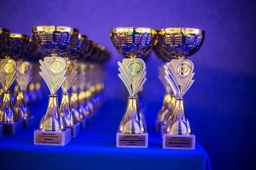 Gala Mistrzowie Sportu 2021: Laureaci plebiscytu odebrali nagrody, pamiątkowe medale i dyplomy. Gratulacje składał prezes PKOl