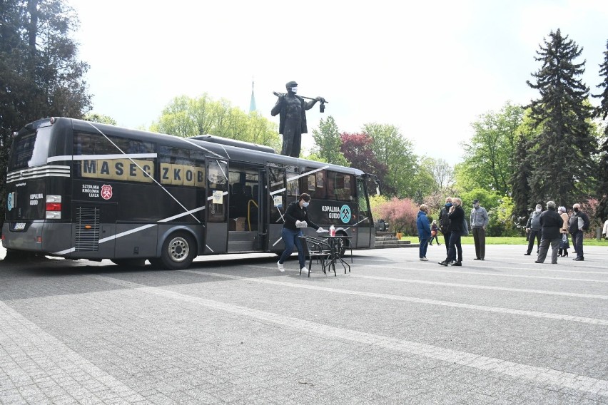 Kolejny tysiąc maseczek trafił do mieszkańców Zabrza w...