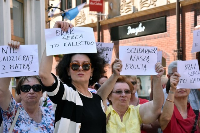 Legnica, manifestacja poparcia dla Matek protestujących w Sejmie.