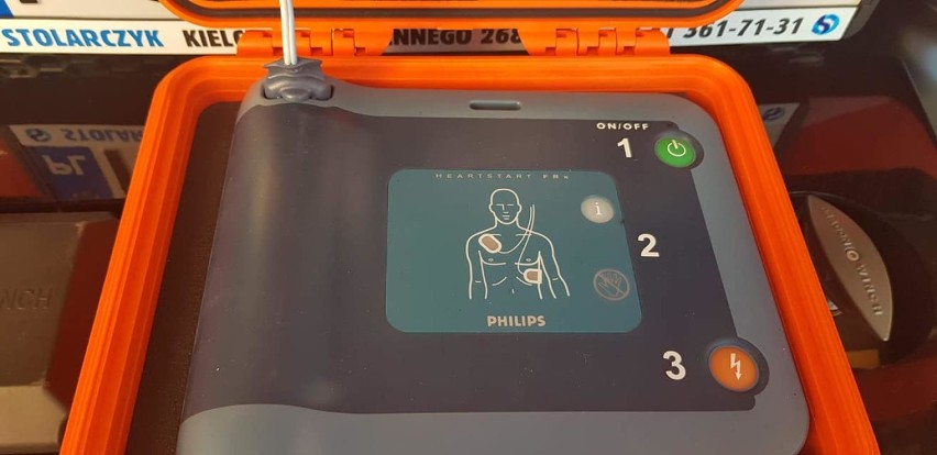 Strażacy kupili defibrylator niezbędny do ratowania ludzkiego życia 