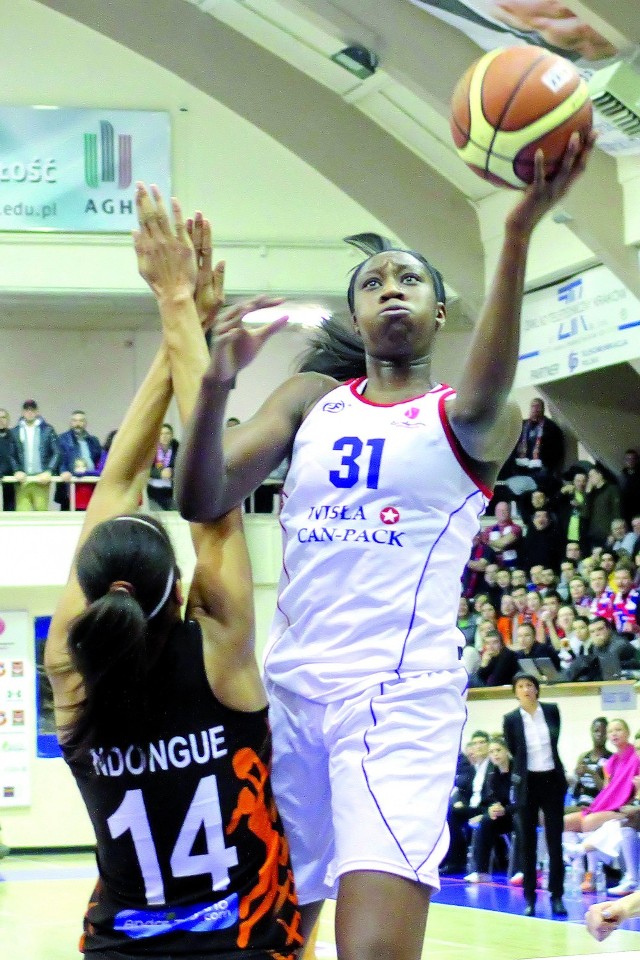 Tina Charles i jej koleżanki nie dały rady Bourges Basket