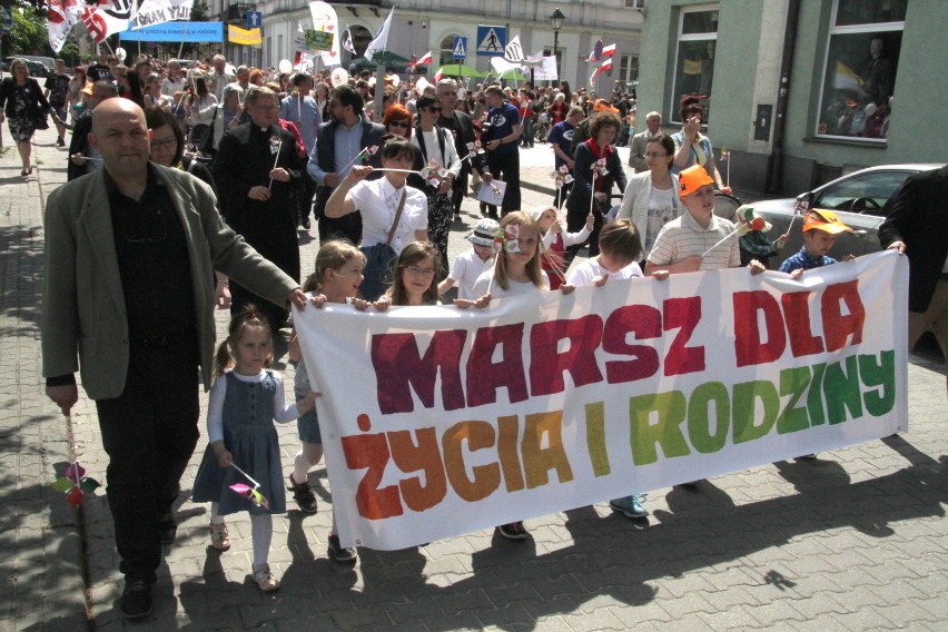 Budzenie Sienkiewki 2015: Marsz dla Życia i Rodziny w Kielcach (zdjęcia)