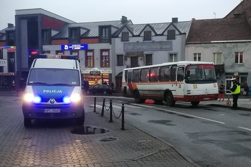 Autobus potrącił kobietę na placu Wolności we Włocławku [zdjęcia]