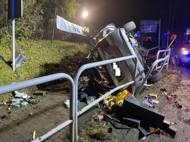 Do wypadku doszło dzisiaj 5 grudnia w Bielsku-Białej. Trzy osoby zostały ciężko ranne.

Zobacz kolejne zdjęcia. Przesuwaj zdjęcia w prawo - naciśnij strzałkę lub przycisk NASTĘPNE