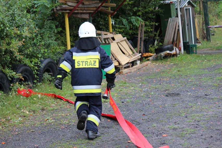 Na terenie pleszewskiej strzelnicy LOK, przeprowadzono symulację działań ratowniczo – gaśniczych