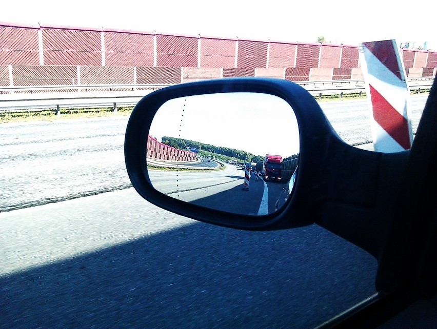 Korki na A4: Drogowcy wymieniają nawierzchnię na rudzkim odcinku autostrady [ZDJĘCIA]