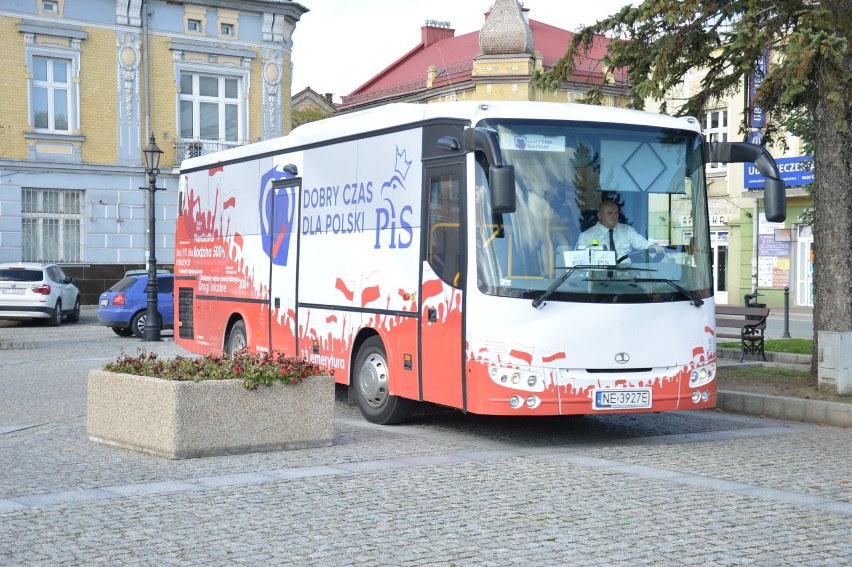 Wybory parlamentarne 2019. Brzesko. Beata Szydło przyjechała PiS-busem, aby poprzeć kandydatów z okręgu 15 [ZDJĘCIA]