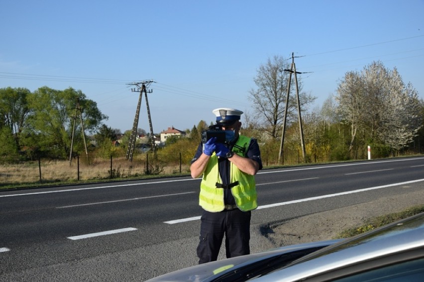 Policjanci dębickiej drogówki na drogach powiatu