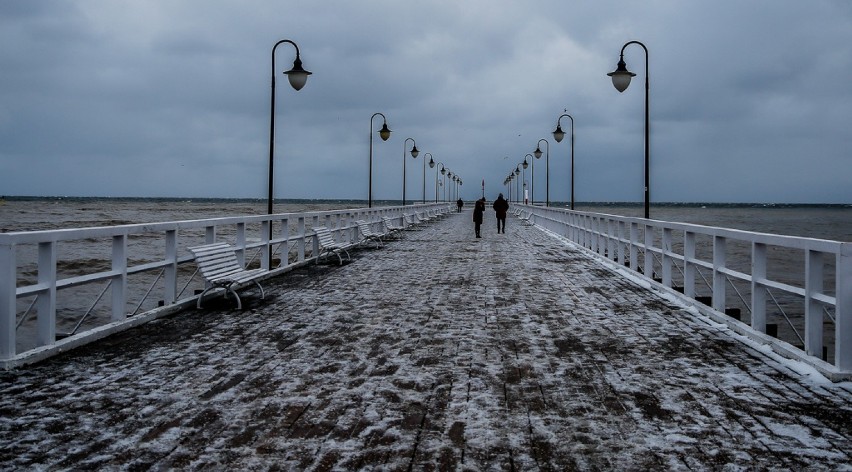 Sztorm na Bałtyku 2.01.2019. Plaża w Gdyni Orłowie