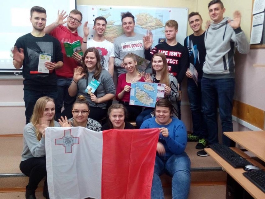 Uczniowie Zespołu Szkół nr 3 w Wieluniu gotowi do wyjazdu na praktyki w Hiszpanii i na Malcie