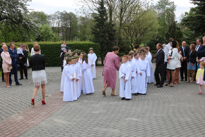 Komunia w kościele pw.  św. Katarzyny Aleksandryjskiej w...