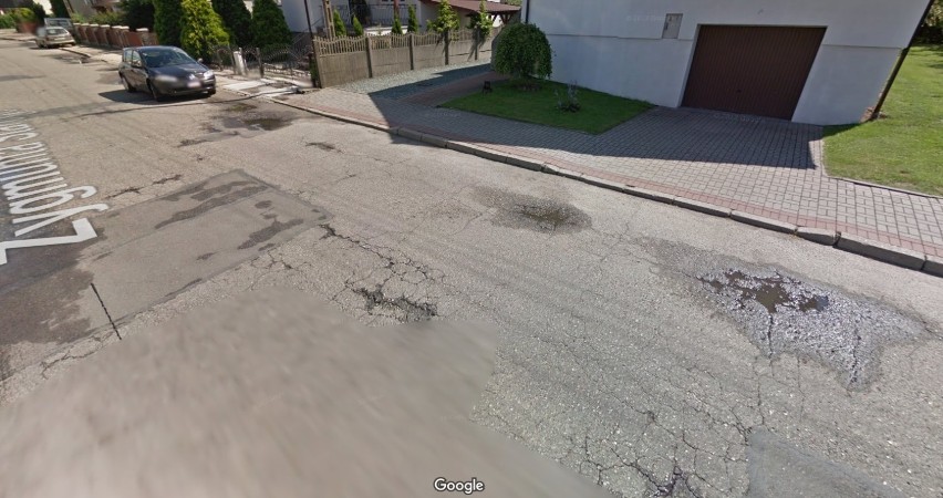 ul. Zygmunta Starego, jedna z najbardziej zniszczonych dróg w mieście. Niebezpieczna dla naszych... aut