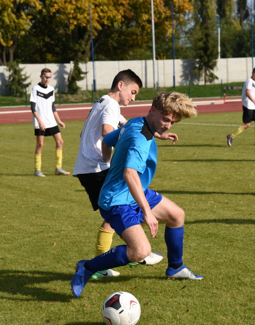 Mecz juniorów młodszych Orzeł Międzyrzecz 8:0 GKS Bledzew [ZDJĘCIA]