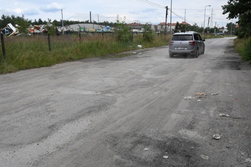 W północnych Kielcach odór nie do zniesienia. Skąd się bierze i kiedy skończy [ZDJĘCIA]