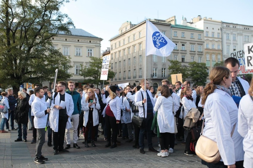 Kraków. Protest rezydentów na Rynku Głównym [ZDJĘCIA]