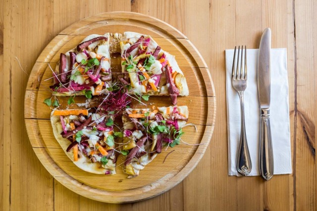 Centrum Handlowe Borek - al. Hallera 52




Sprawdźcie na kolejnych slajdach, za pomocą strzałek na klawiaturze, myszki lub gestów, gdzie we Wrocławiu można zjeść najlepszą pizzę i wybierzcie się tam w Międzynarodowego Dnia Pizzy.