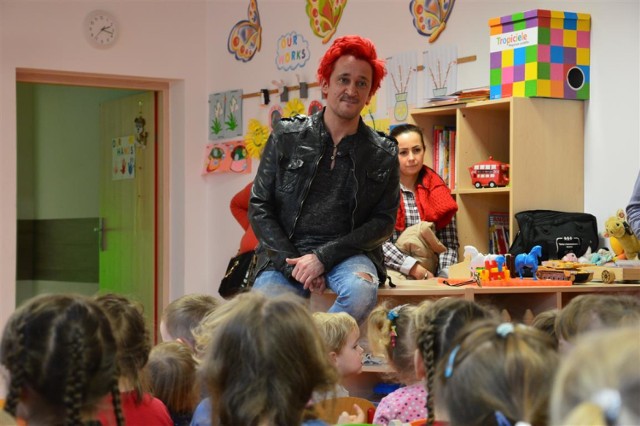 Michał Wiśniewski w przedszkolu w Piotrkowie odpowiadał na pytania maluchów