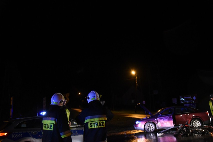 Nocny wypadek w Sieniawie. Motocyklista trafił do szpitala [ZDJĘCIA]
