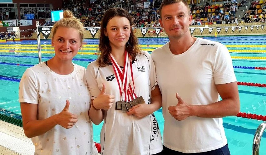 Wiktoria Guść zdobyła pięć złotych medali w pływackich...