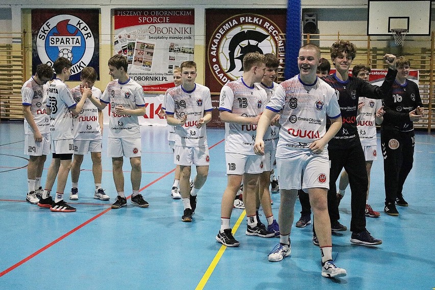 Młodziki Sparty Oborniki wśród najlepszych zespołów w Polsce. Młodzi piłkarze awansowali do kolejnego etapu turnieju