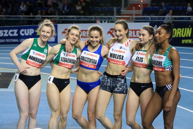 Zawodnicy MKL-u Toruń zdobyli dwa medale - jeden srebrny (Grzegorz Kalinowski na 1500 m) i jeden brązowy (Aleksandra Brzezińska na 3000 m). Zuzanna Hulisz w biegu na 60 m p. pł. była zaś piąta.

ZOBACZ TAKŻE: Weekend w Toruniu. Ladies' Nights w Bajka Disco Club w Toruniu [ZDJĘCIA]

Teraz przed najlepszymi polskimi lekkoatletami start w halowych mistrzostwach Europy, które odbędą się w dniach 1-4 marca w brytyjskim Birmingham.

Oto mistrzowie Polski i finałowe miejsca lekkoatletów MKL-u Toruń:
Trójskok M - Karol Hoffmann (MKS Aleksandrów Łódzki) - 16,58 m
Tyczka K - Kamila Przybyła (Zawisza Bydgoszcz) i Agnieszka Kaszuba (KL Gdynia) - po 4,20 m
Kula K - Paulina Guba (AZS UMCS Lublin) - 18,77 m
Pięciobój K - Adrianna Sułek (Zawisza) - 4385 pkt
60 m pł K - Julia Rządzińska (AZS Łódź) - 8,31 s, ... 5. Zuzanna Hulisz (MKLS Toruń) - 8,60 s
1500 m K - 1. Sofia Ennaoui (MKL Szczecin) - 4:12.34 min
Wzwyż M - Sylwester Bednarek (RKS Łódź) - 2,25 m
Trójskok K - Anna Michalska Jagaciak (OŚ AZS Poznań) - 13,47 m
1500 m M - 1. Marcin Lewandowski (Zawisza) - 3:48.05 min, 2. Grzegorz Kalinowski (MKL) - 3:48.26 min
60 m M - Remigiusz Olszewski (Zawisza) - 6,69 s
60 m K - Ewa Swoboda (AZS-AWF Katowice) - 7,22 s
3000 m chód K - Katarzyna Zdziebło (Stal Mielec) - 12:54.93 min
5000 m chód M - Dawid Tomala (AZS AWF Katowice) - 19:41.63 min
400 m K - Justyna Święty - Ersetic (AZS AWF Katowice) - 52,11 s
400 m M - Jakub Krzewina (Śląsk Wrocław) - 46,15 s
Siedmiobój M - Patryk Baran (niestowarzyszony) - 5661 pkt
3000 m K - Barbara Niewiedział (LUKS MGOKSiR Korfantów) - 9:23.94 min, ... 3. Aleksandra Brzezińska (MKL) - 9:31.07 min
Kula M - Michał Haratyk (Sprint Bielsko-Biała) - 21,47
Tyczka M - Piotr Lisek (OSOT Szczecin) - 5,83 m
3000 m M - Adam Czerwiński (Wawel Kraków) - 8:19.46 min
W dal K - Agata Jagaciak - Michalska (OŚ AZS Poznań) - 6.34 m
200 m K - Anna Kiełbasińska (SKLA Sopot) - 23,12 s
200 m M - Karol Zalewski (AZS UWM Olsztyn) - 20,64 s
800 m K - Milena Korbut (AZS AWF Katowice) - 2,10:76 min
800 m M - Patryk Kozłowski (RLTL ZTE Radom) - 1,50:57 min
4x400 m MIX: AZS AWF Warszawa - Dariusz Kowaluk, Emilia Ankiewicz, Weronika Wyka, Wiktor Suwara - 3:27.20 min
Wzwyż K - Aleksandra Nowakowski (RKS Łódź) - 1,85 m
60 m pł M - Damian Czykier (Podlasie Białystok) - 7,79 s