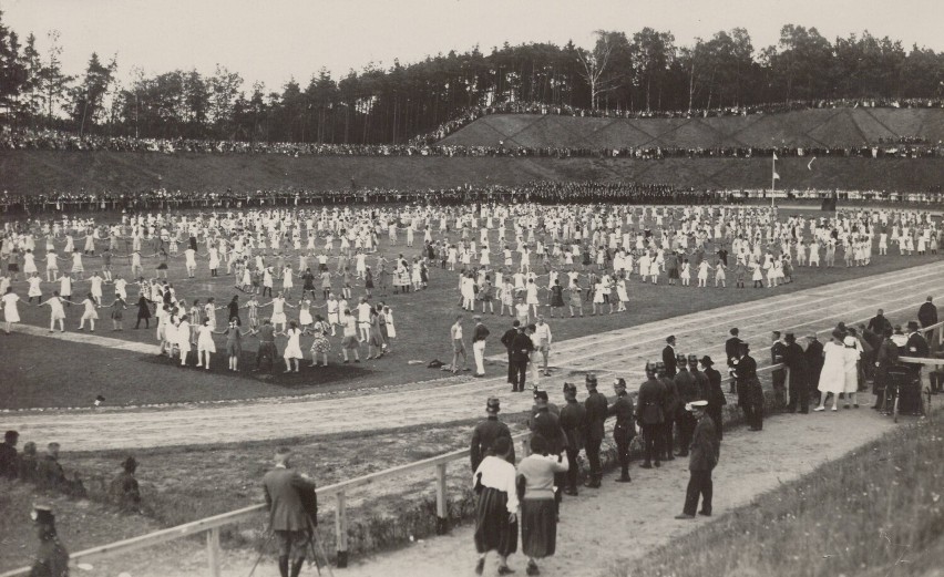 Stadion 650-lecia w Słupsku istnieje już 96 lat. Oto unikalne zdjęcia z otwarcia obiektu