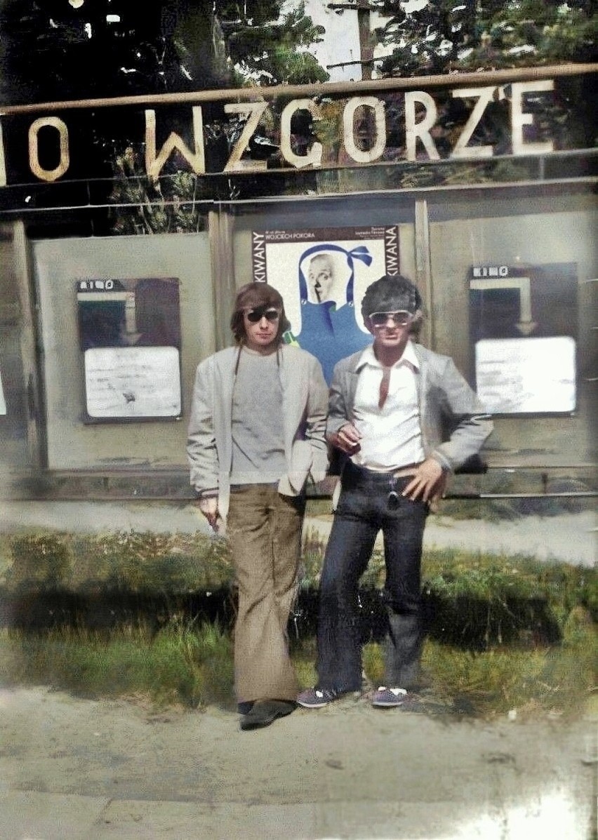 W tle tablicy kina "Wzgórze", wiosna 1973 roku.