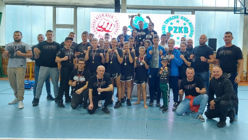 Puchar Kaszub w Kickboxingu w Kartuzach. Aż 31 medali wywalczyli zawodnicy Rebelii! 