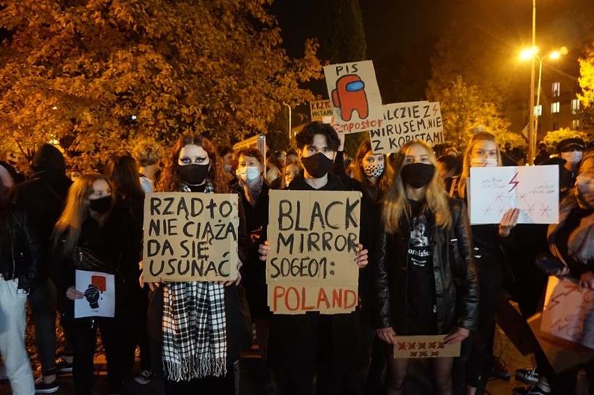 W poniedziałek na "Czarny protest" w Kraśniku przyszły tłumy...