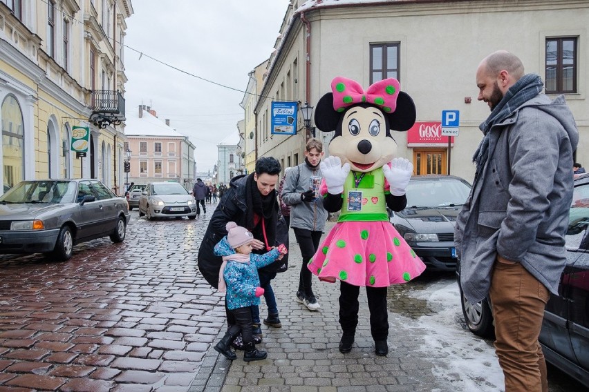 WOŚP 2019. Wolontariusze na tarnowskich ulicach [ZDJĘCIA]