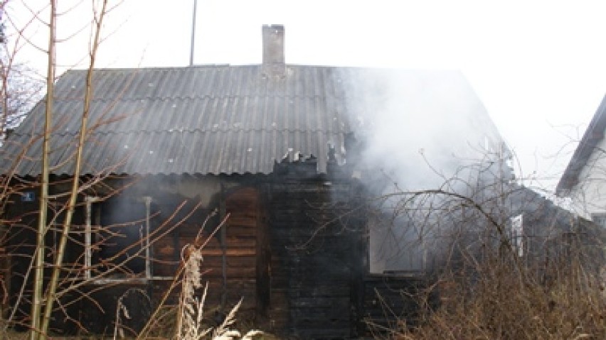 Tragiczny pożar w domu w Ławianach w gminie Kiełczygłów. Zginął 64-letni mężczyzna