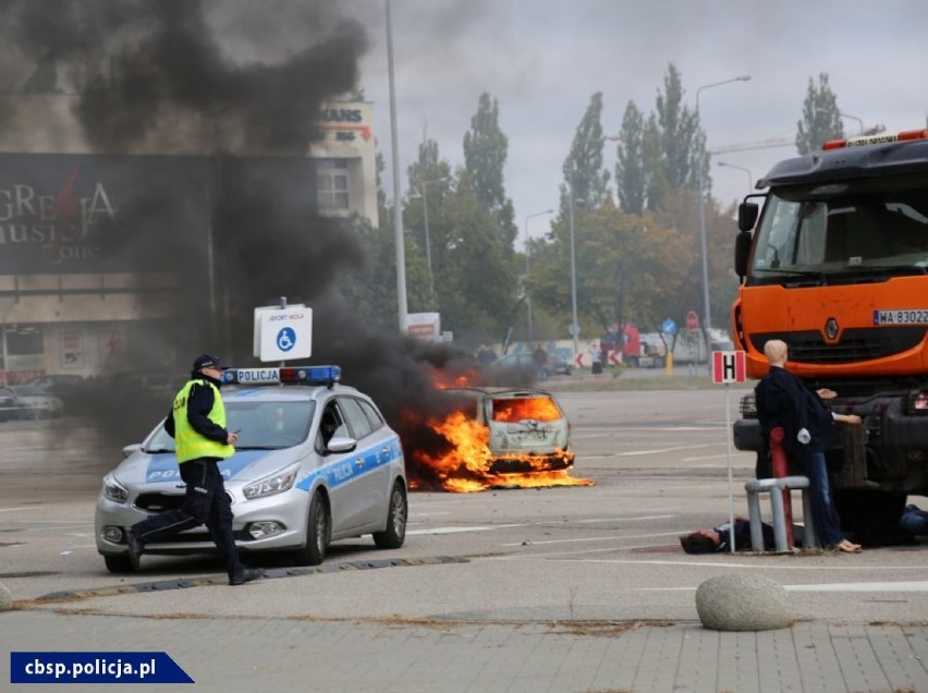 Atak terrorystyczny na Warszawę. Samochód wjechał w ludzi,...